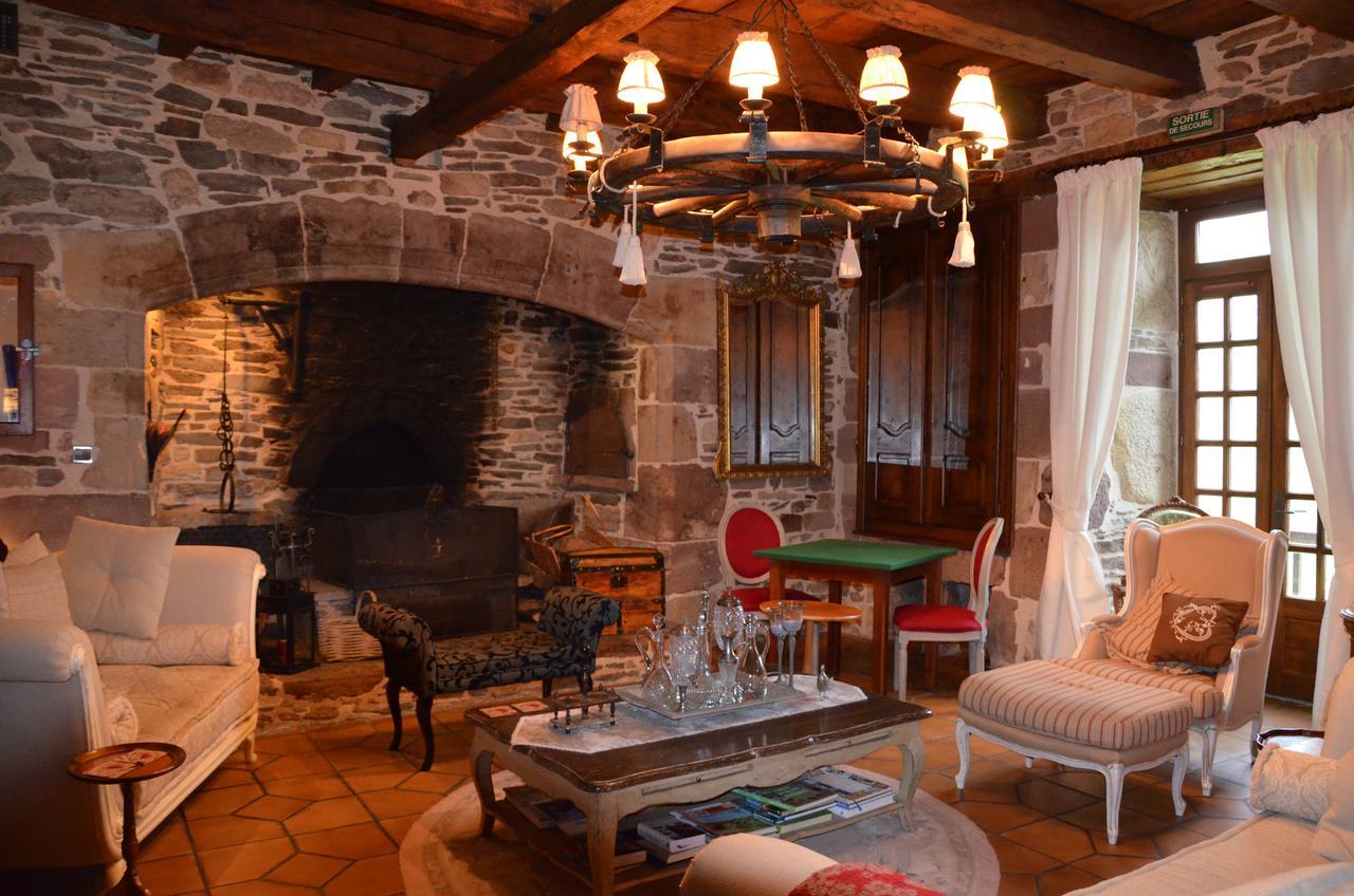 B&B Manoir De La Fabregues Естан Екстериор снимка